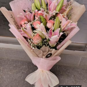 Sweet pink hand bouque, HU Florist- 0055